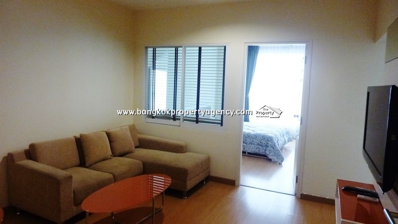 Life@Sukhumvit 65: 1 bed 42 sqm condo with bathtub, mid level floor