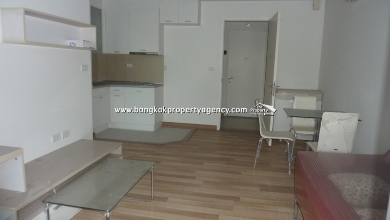 Centric Scene Sukhumvit 64: 1 bed corner room 42 sqm fully furnished