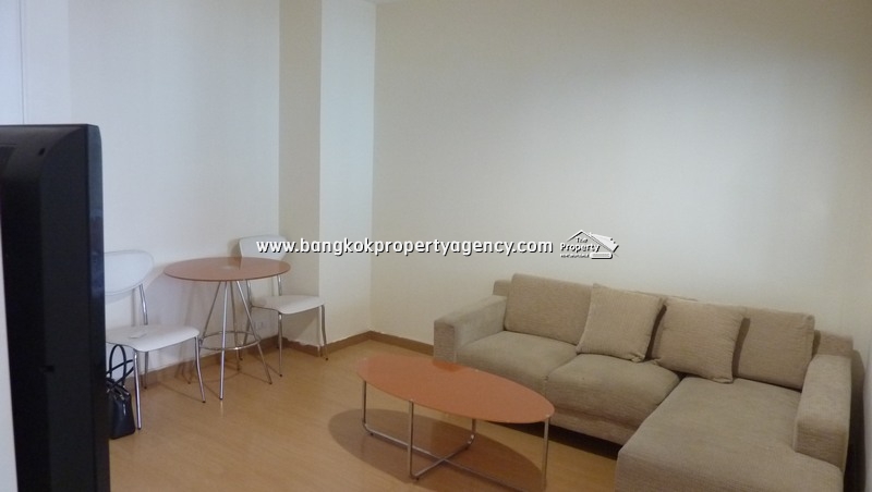 Life@Sukhumvit 65: 1 bed 42 sqm condo with bathtub, mid level floor