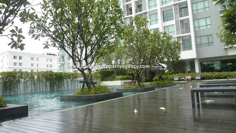 The Room Sukhumvit 62: 1 bed spacious and well decorated, next to BTS