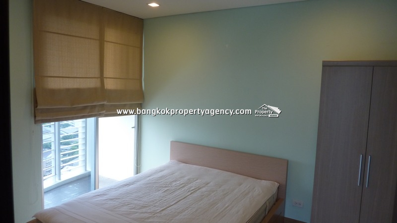 Le Luk Sukhumvit 69: Large 1 bed corner unit, high floor/panoramic view