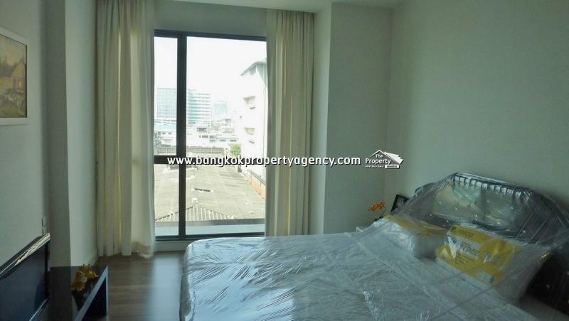 The Room Sukhumvit 62: Spacious 1 bed condo, well decorated next to BTS