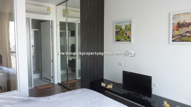 The Room Sukhumvit 62: Spacious 1 bed condo, well decorated next to BTS