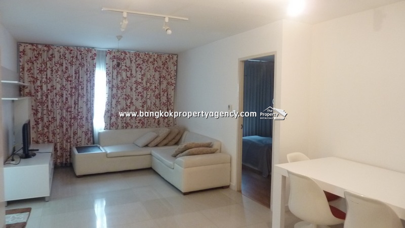 Condo One Thonglor: Large 1 bed condo, well decorated/furnished