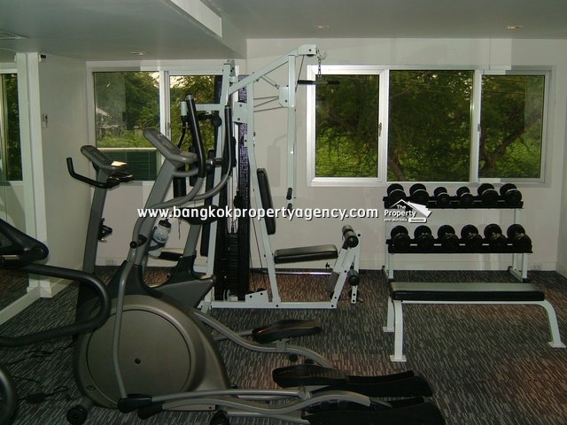 Condo One Thonglor: Large 1 bed condo, well decorated/furnished