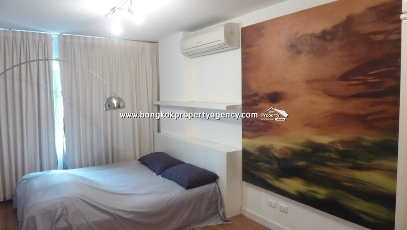 Condo One Thonglor: Large 1 bed condo, well decorated/furnished