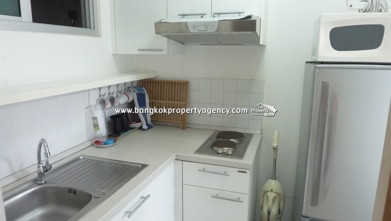 Condo One Thonglor: Large 1 bed condo, well decorated/furnished