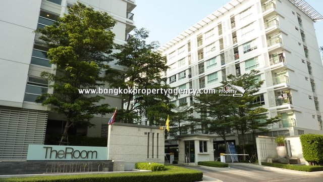 The Room Sukhumvit 79: 2 bed well decorated condo, unblocked view near BTS