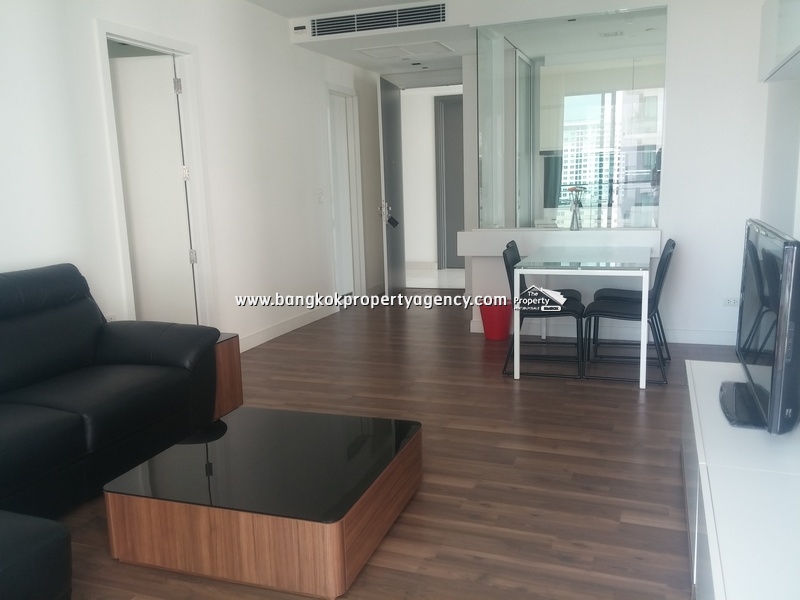 The Room Sukhumvit 62: Brand new 2 bed well decorated close to BTS