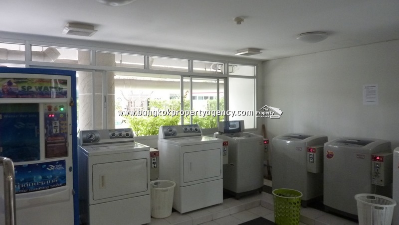 The Link Sukhumvit 50: 1 bed 36 sqm unit close to BTS, contract 6 months up