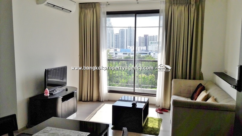 Rhythm Sukhumvit 44/1: 2 bed good price with garden view next to BTS