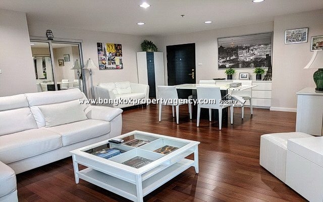 Belle Grand Rama 9: 3 bed 101 sqm well decorated unit with pool view