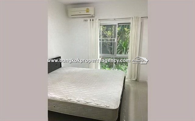 A Space Asoke-Ratchada: 1 bed 41 sqm furnished unit with pool access