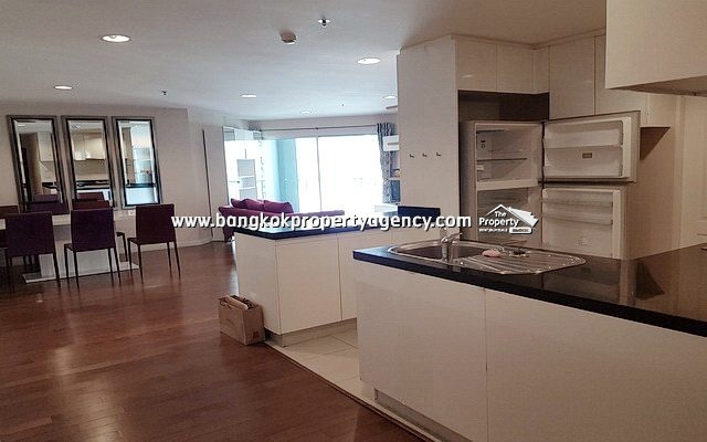 Belle Grand Rama 9: 2 bed 97 sqm well furnished unit with pool view