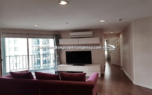 Belle Grand Rama 9: 2 bed 97 sqm well furnished unit with pool view