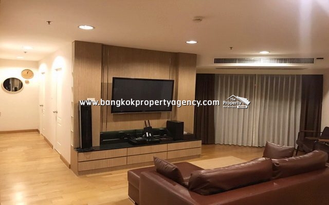 Belle Grand Rama 9: 3 bed 101 sqm well furnished unit with city view