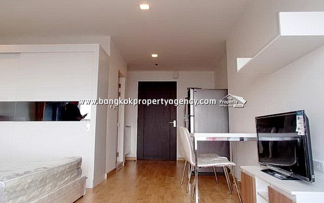 Casa Condo Asoke-Din Daeng: 27sqm studio on high floor with pool view