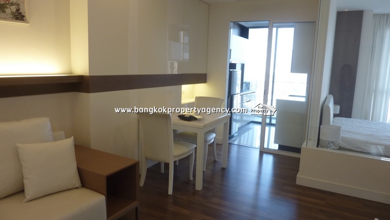 The Room Sukhumvit 62: 1 bed 45 sqm unit on high floor with pool view