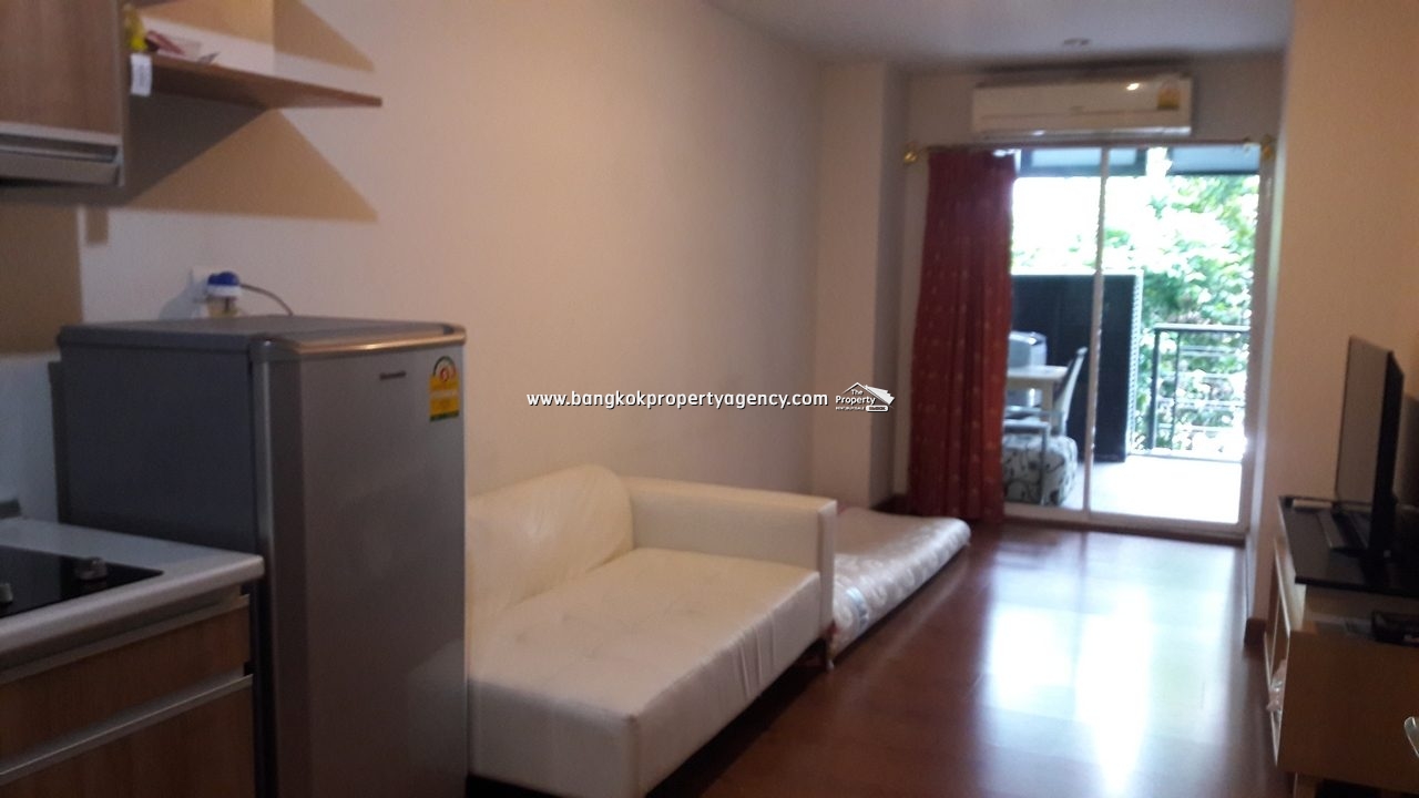 The Next Sukhumvit 52: Large 1 bed 50 sqm fully furnished close to BTS